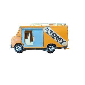 Tomica Tomy‎ #49 Orange Isuzu Elf Hi-Roof Racing Team Orange 1/81 Diecast Japan